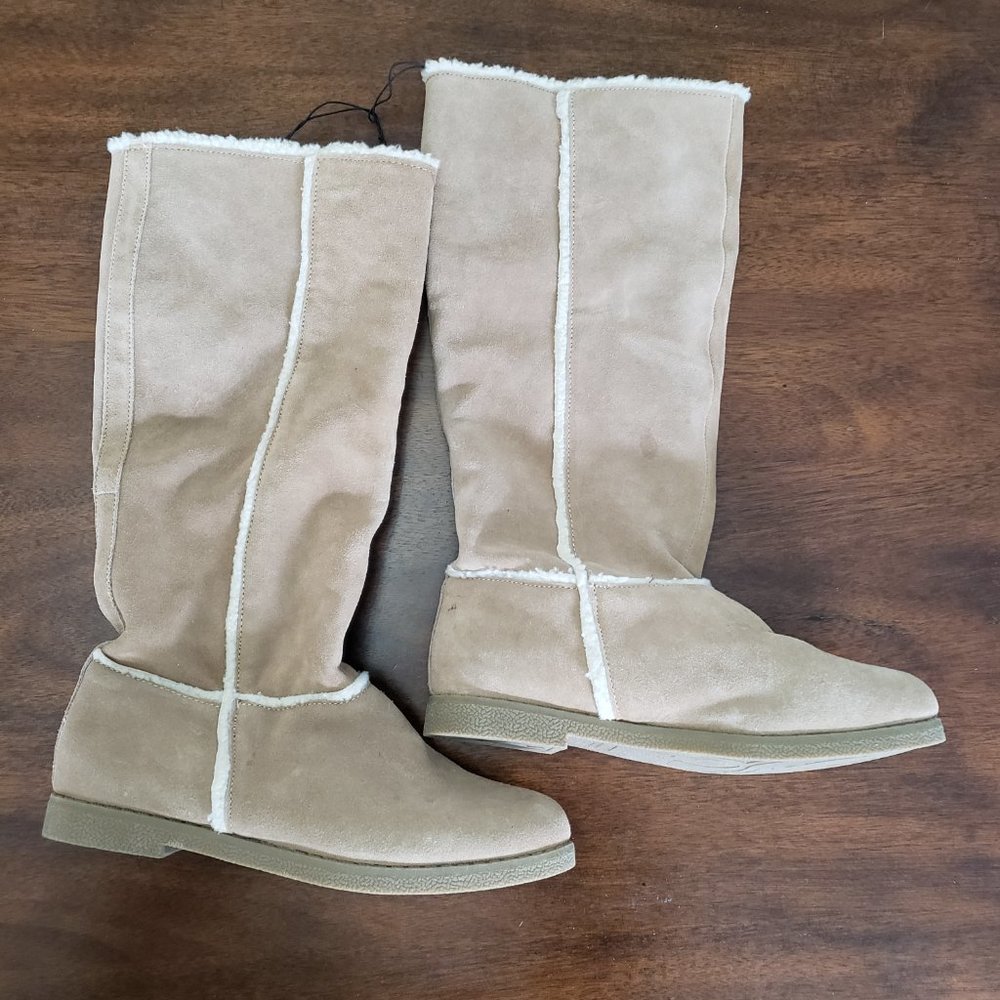 Women Boot - Picture 2 of 4